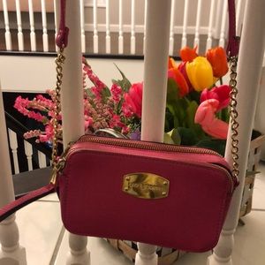 Barely used Liz Claiborne hot pink cross body purse like new!